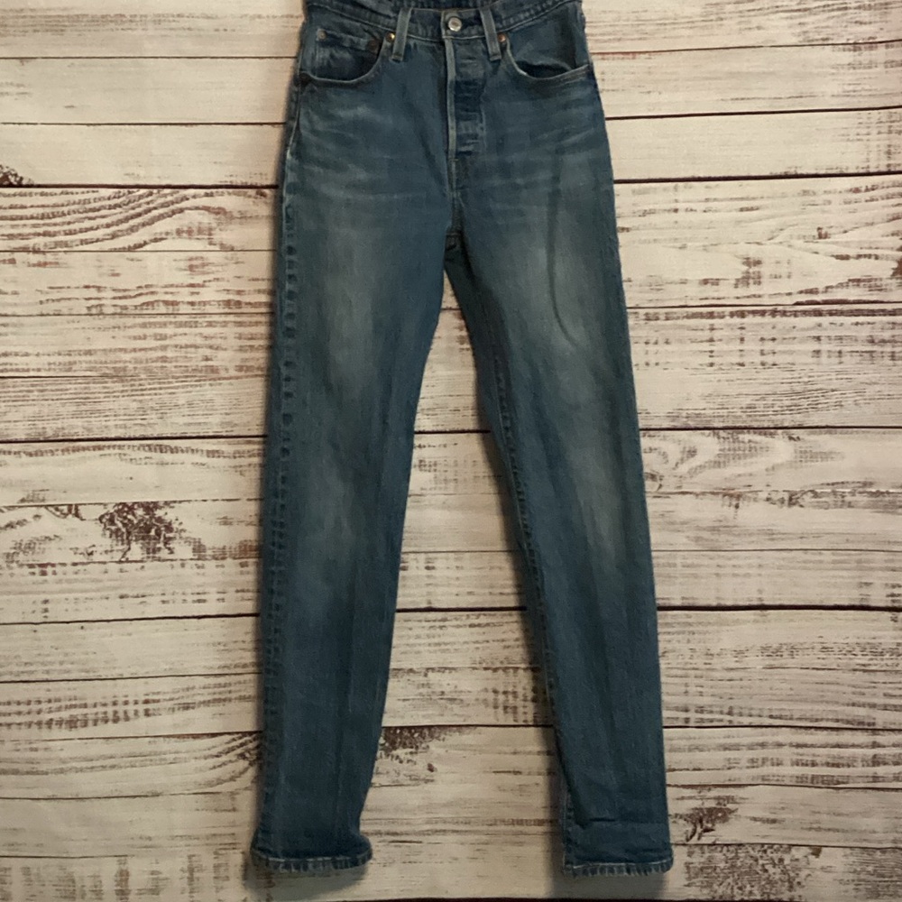 Levi's High Rise Blue Women's Jeans